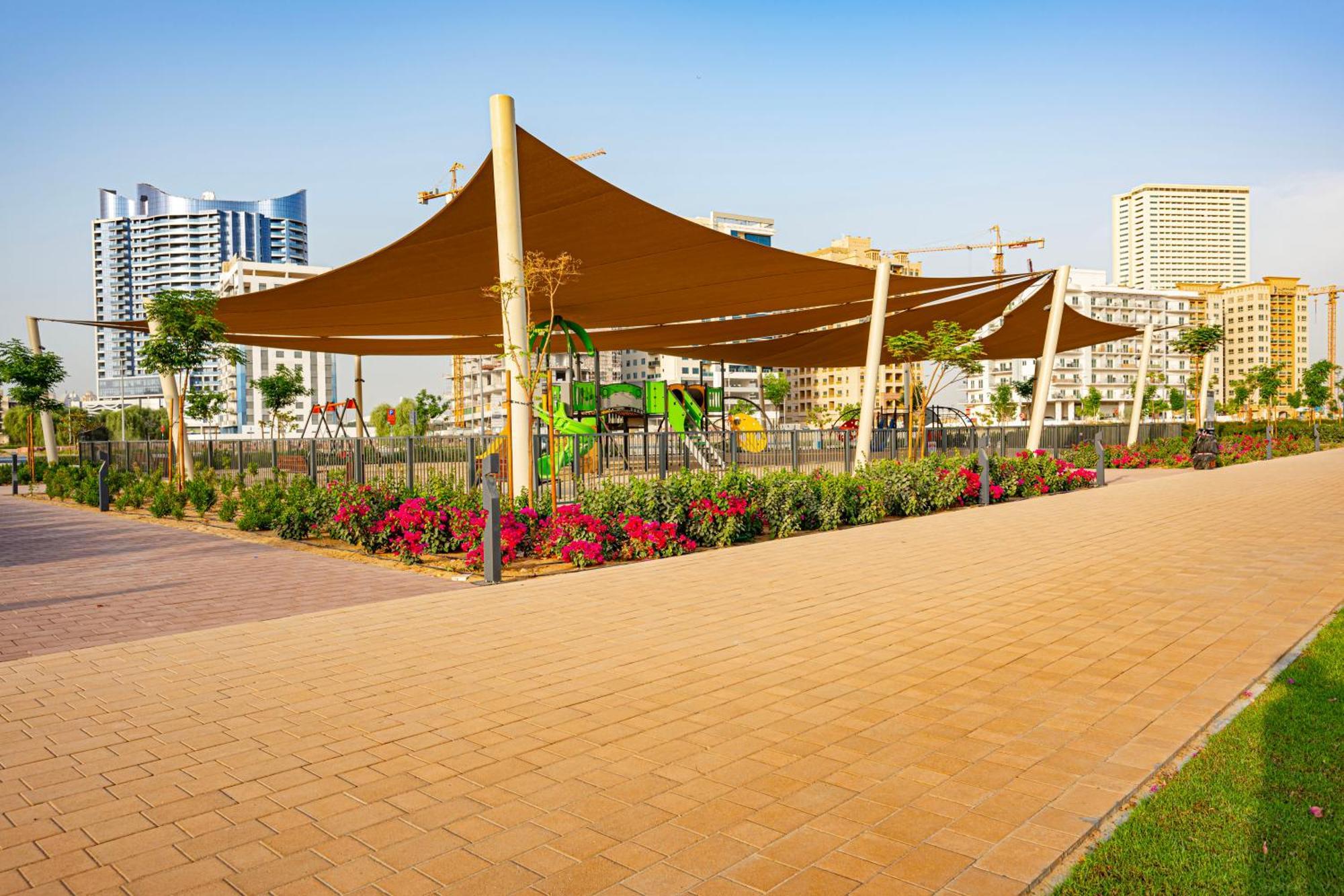 Apartment Sleek & Spacious In Dubailand Dubai